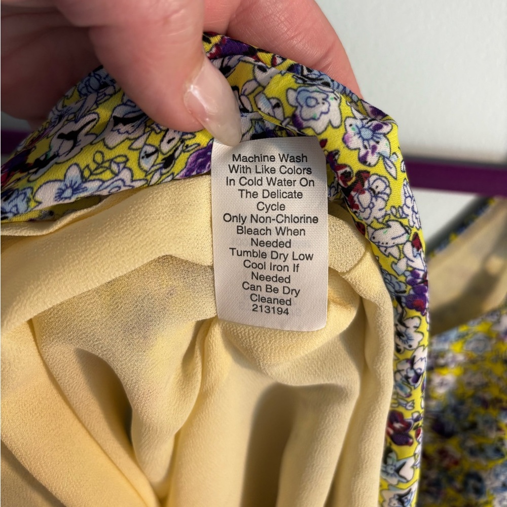 CAbi Scatter Floral Camisole STYLE #275 Size S - Picture 3 of 7